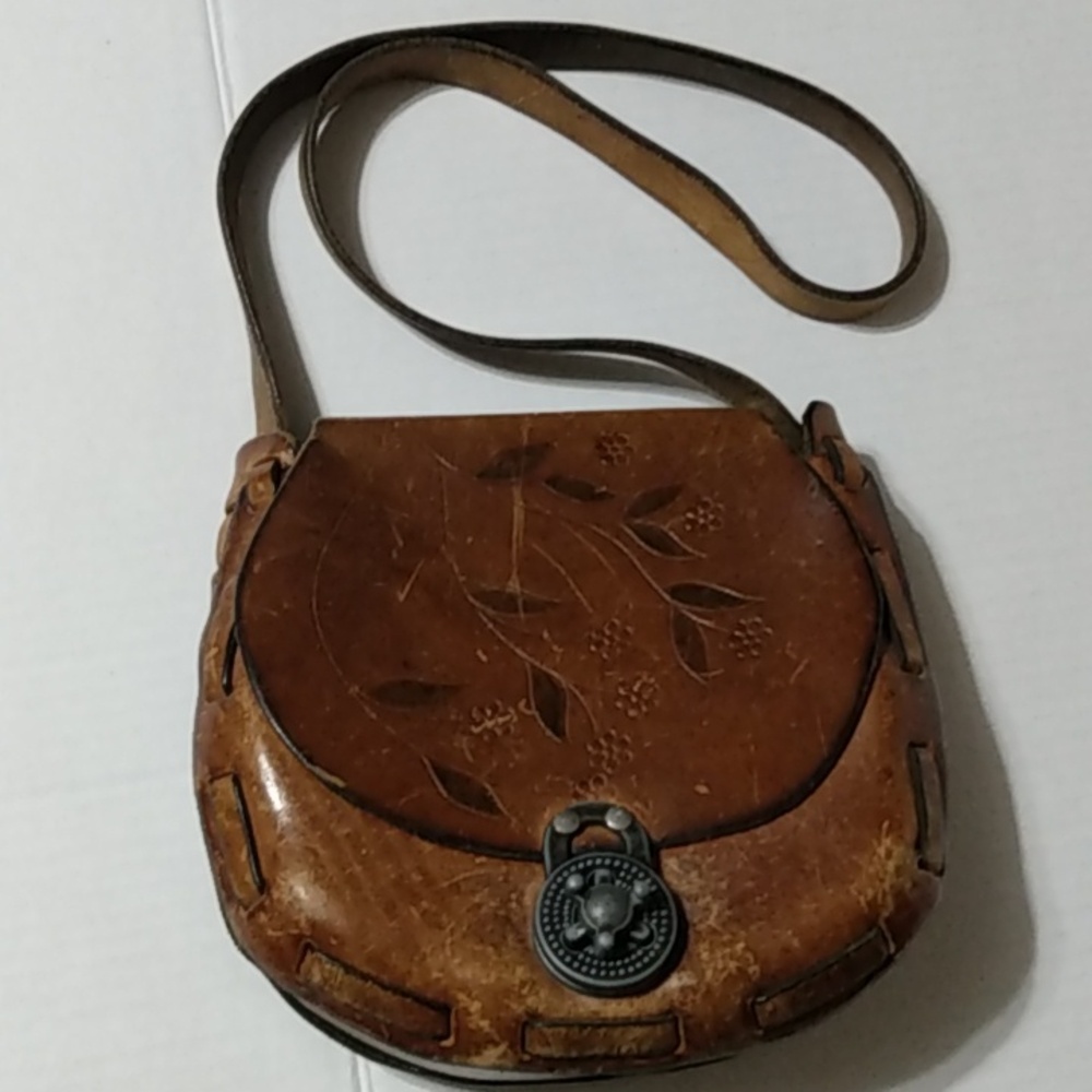 Vtg Hand Tooled Distressed Embossed Leather Purse
